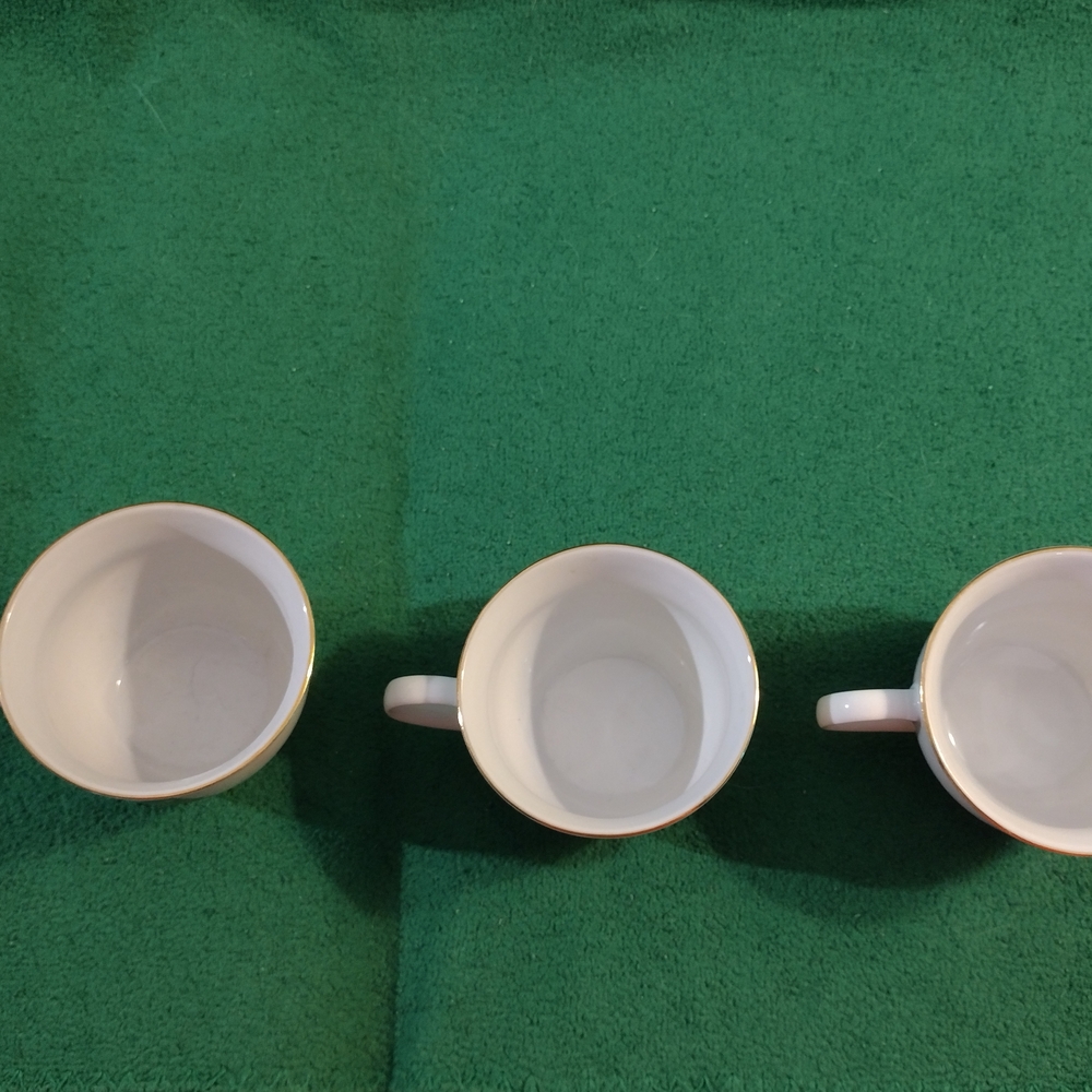 Festive Christmas Tree Mugs - Set of 3 - Picture 2 of 7